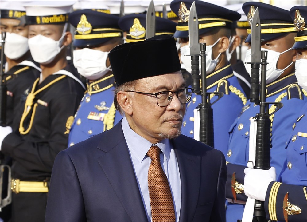 Malaysia's Anwar urges Thailand to step up on Myanmar crisis | Mizzima ...