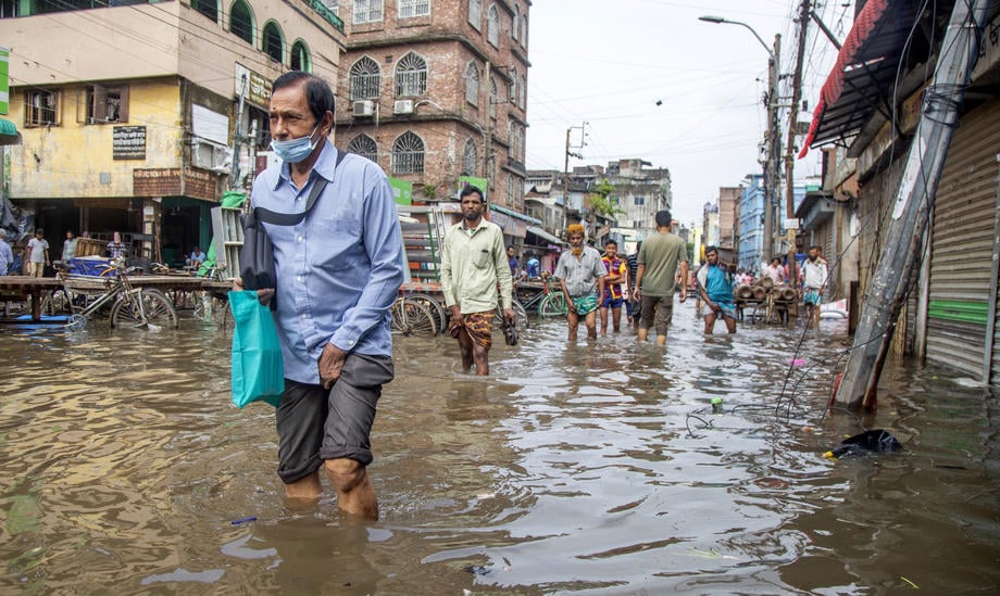 24 Dead, Million Seek Shelter As Cyclone Sitrang Hits Bangladesh ...