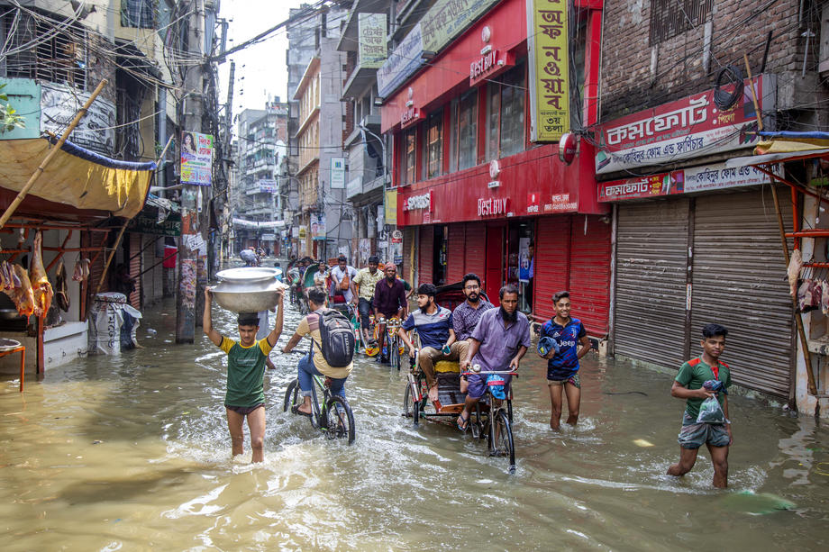 Cyclone Sitrang Hits Bangladesh, Hundreds Of Thousands Of People ...