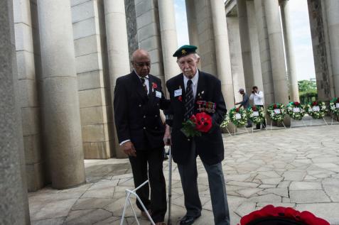 War veterans take part in a ceremony marking the 100th anniversary of the end of the World War I at Taukkyan War Cemetery, a war memorial for  Allied soldiers from the British Commonwealth in Yangon on November 11, 2018. (Photo by Ye Aung Thu / AFP)