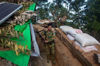 This photo taken on January 4, 2022 shows soldiers from the Taaung National Liberation Army (TNLA), a Palaung ethnic armed group, near their frontline in Myanmar's northern Shan state. Photo: AFP