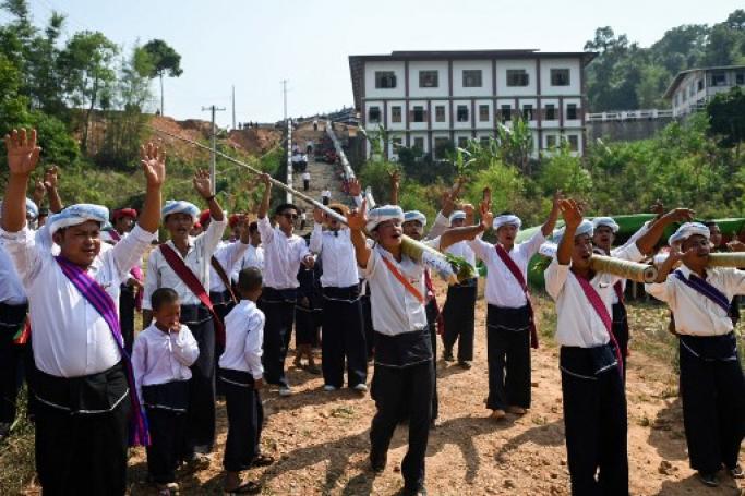 Myanmar Pa Oh Tribe (by Artist Nan Nan)