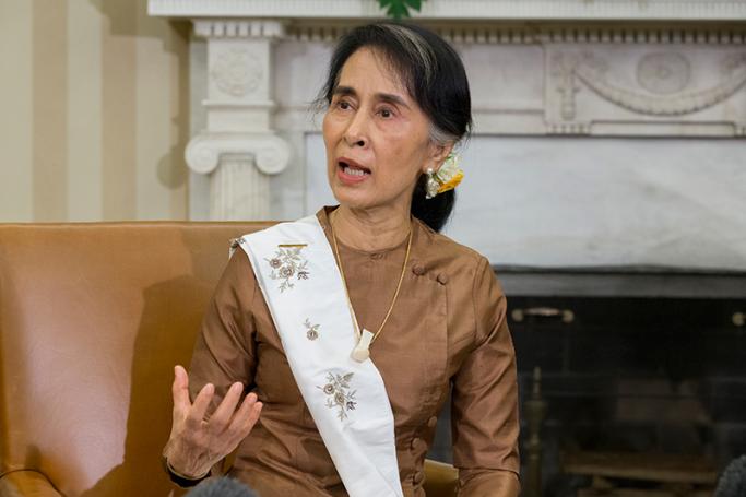 State Counsellor of Myanmar Aung San Suu Kyi delivers remarks to members of the news media during her meeting with US President Barack Obama in the Oval Office of the White House in Washington, DC, USA, 14 September 2016. Photo: Michael Reynolds/EPA
