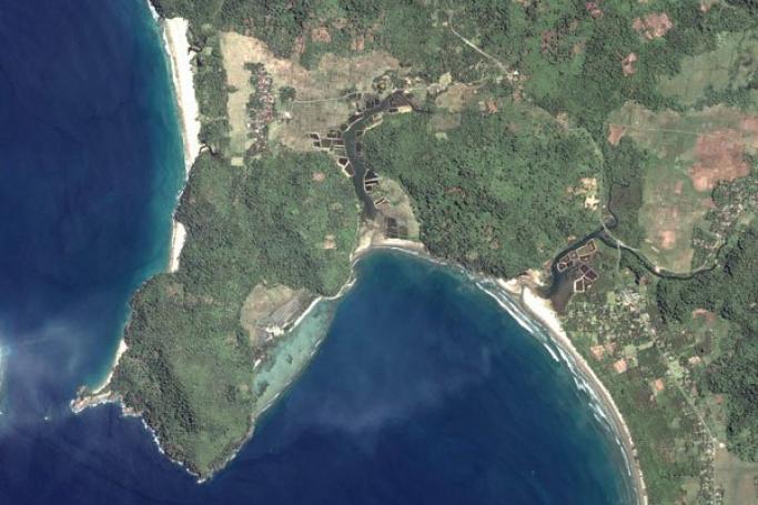 Digital Globe satellite image dated 12 April 2004 shows a general overview of a southern part of Banda Aceh, Indonesia, eight months before the earthquake which set off tsunami waves that hit the area. Photo: EPA/Digital Globe 
