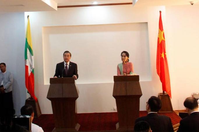 Chinese Foreign Minister Mr Wang Yi, left, and Myanmar's foreign minister Aung San Suu Kyi at a joint press in Nay Pyi Taw on 5 April. Photo: Min Min/Mizzima

