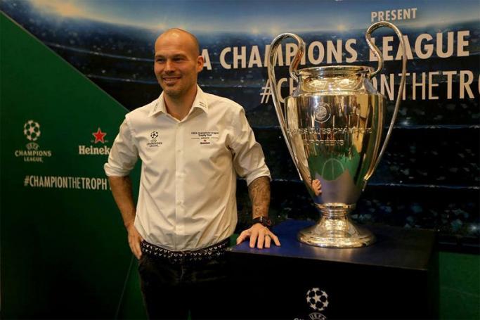 Arsenal legend and UEFA Champions League star Fredrik Ljungberg in front of UEFA Champions League trophy during a press conference at Sedona hotel in Yangon on March 25. The UEFA Champions League trophy is on tour in Yangon from 20 to 26 March 2016. Photo: Ko Thet Tun Naing/Facebook

