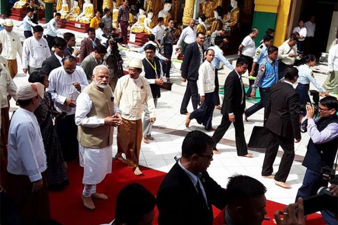 Indian PM Narendra Modi visits Shwedagon Pagoda. Photo: Mizzima
