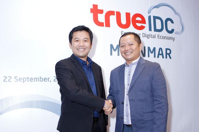 Mr.Thanasorn Jaidee (Left) and Mr. Myo Tun (Right) (Photo - True IDC)
