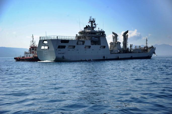 The Indonesian Navy patrol boat KRI Bontang (907) arrives at a naval base in Banyuwangi, East Java province on April 26, 2021, after an Indonesian submarine that disappeared last week had been found in pieces on the seafloor with all 53 crew aboard killed. Photo: AFP