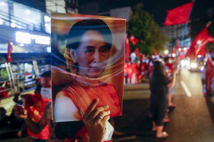 Supporters of National League for Democracy (NLD) party, led by Myanmar State Counsellor Aung San Suu Kyi, celebrate for the victory in front of the party headquarters in Yangon, Myanmar, 09 November 2020. Photo: EPA