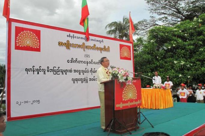 Nay Zin Latt, former presidential advisor and founder of NDP, speaks at a rally on Oct. 12 in the Mon State capital Mawlamyine, where he pledged to protect Myanmar's race and Buddhist religion. (Photo: Phyo Thiha Cho/Myanmar Now)
