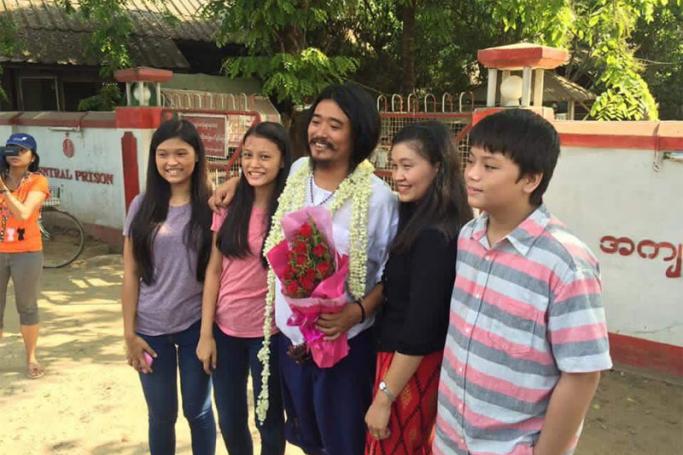 Patrick Kum Ja Lee and his family in front of Insein prison after he was released from jail on 1 April, 2016. Photo: May Sabe Phyu/Facebook
