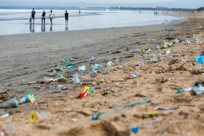 (Files) Debris brought in by strong waves are seen in Kuta beach, the Bali's best-known tourist destination in Bali, Indonesia, 18 March 2016. Photo: EPA
