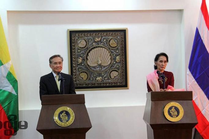 Thai Foreign Minister Pramudwinai (L) and Myanmar Foreign Minister Aung San Suu Kyi (R) at a joint press conference at the Ministry of Foreign Affairs (Myanmar) in Nay Pyi Taw on 9 May 2016. Photo: Min Min/Mizzima
