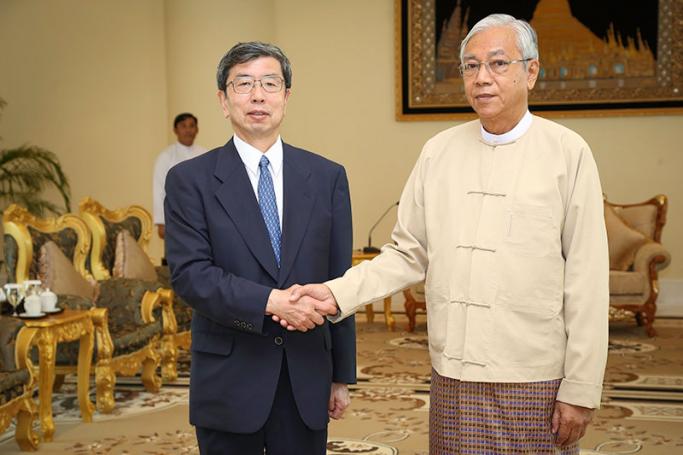 President U Htin Kyaw meets ADB President Takehiko Nakao. Photo: ADB 
