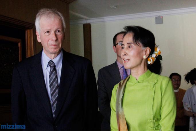 Myanmar's new Foreign Minister and State Counselor Aung San Suu Kyi (R) and Canadian Foreign Minister Stephane Dion (L) at a joint press conference at the Ministry of Foreign Affairs, in Nay Pyi Taw on 07 April 2016. Photo: Min Min/Mizzima

