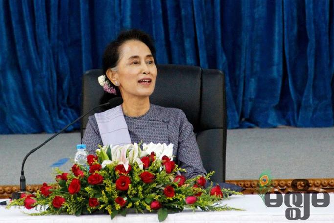 Myanmar State Counsellor and Foreign Minister Aung San Suu Kyi meets with diplomats at the Ministry of Foreign Affairs in Naypyidaw on 22 April 2016. Photo: Min Min/Mizzima
