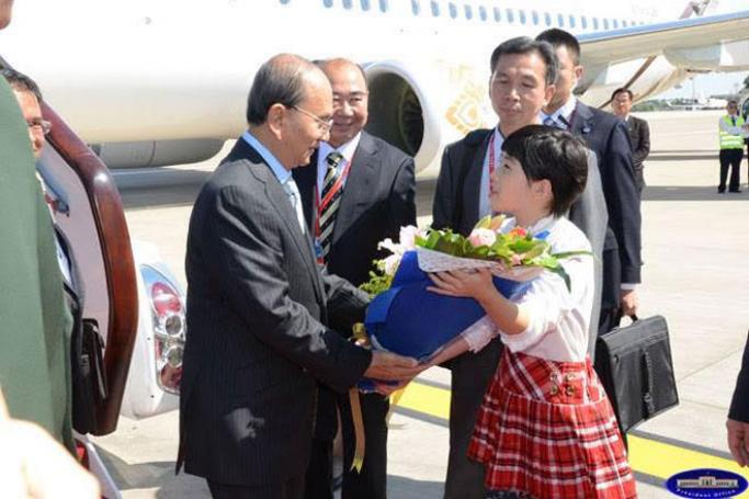 President U Thein Sein arrives at the Beijing International Airport on September 2, 2015. Photo: President's Office

