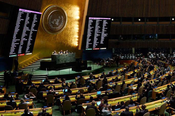 Delegates vote at the UN General Assembly Emergency session in New York on March 2, 2022, after a resolution condemning Russian invasion of Ukraine passed. Photo: AFP