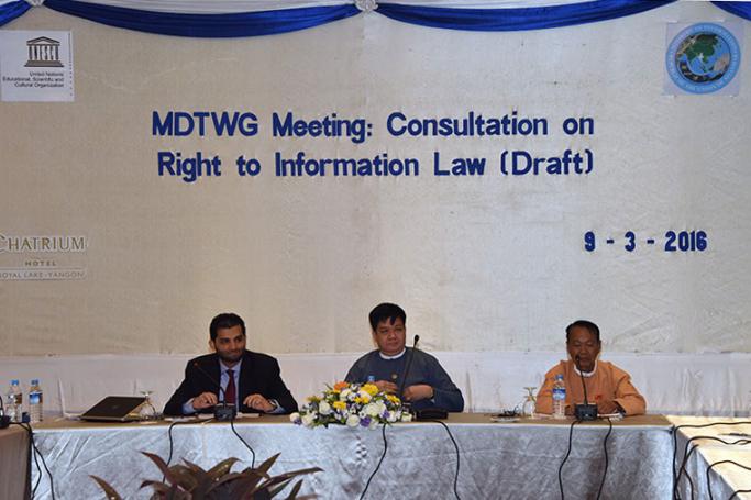 (from left) Sardar Umar Alam, Head of Office, UNESCO Myanmar, U Tint Swe, Permanent Secretary, Ministry of Information and U Aung Shin, Chair, Central Information Committee of the NLD chairing the consultation meeting on the Right to Information initiative”. Photo: UNESCO

