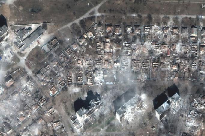  This satellite image distributed by Maxar Technologies shows destroyed apartment buildings and houses east of Mariupol, Ukraine on March 29, 2022. Photo: AFP