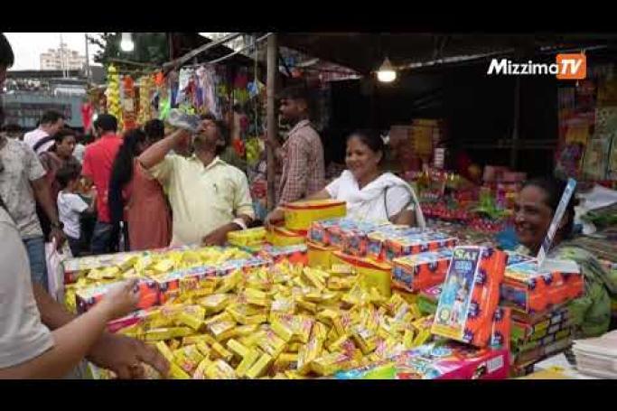 Embedded thumbnail for Indians cram Mumbai&amp;#039;s markets ahead of Diwali festival