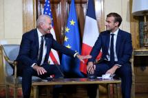 French President Emmanuel Macron (R) and US President Joe Biden (L). Photo: AFP