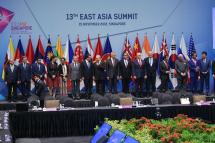 (File) East Asia Summit leaders pose for a group photo during the 13th East Asian Summit at the 33rd Association of Southeast Asian Nations (ASEAN) Summit and Related meetings in Singapore, 15 November 2018.  Photo: EPA 