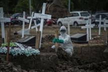 The coronavirus pandemic has battered the Indonesian economy (AFP Photo/Juni Kriswanto)