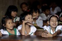 Kachin refugee children attend class at the Je Yang Camp in Laiza, Kachin State, 31 October 2013. Photo: Nyein Chan Naing/EPA
