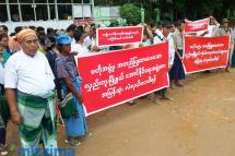 A protest against the CEC’s selection of candidates in Tamwe Township, Yangon on August 10, 2015. Photo: Hong Sar/Mizzima
