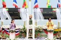 Thai Prime Minister Prayut Chan-o-cha (R) and Myanmar's state counselor Aung San Suu Kyi (L) clapping during an event to mark the completion of the second Thailand-Myanmar Friendship Bridge in the Thai-Myanmar border city of Mae Sot, Tak province, Thailand, 19 March 2019. Photo: Royal Thai Government/EPA