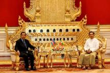 Cambodian PM Hun Sen (left) met Myanmar military leader Min Aung Hlaing, and the pair discussed peace efforts and the junta's future plans (AFP/An Khoun SamAun)