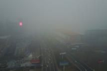 Heavy smog continues to affect vast areas of China with visibility said to be less than 200 meters in areas that included the cities of Beijing and Tianjin, and the provinces of Hebei, Henan, Shandong, Anhui, Jiangsu and Shanxi. EPA/HOW HWEE YOUNG 
