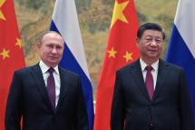 Russian President Vladimir Putin (L) and Chinese President Xi Jinping (R) pose for a picture during their meeting in Beijing, China, 04 February 2022. Photo: EPA
