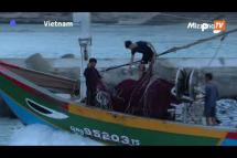 Embedded thumbnail for Beaten and robbed: Vietnamese fisherman recounts China attacks